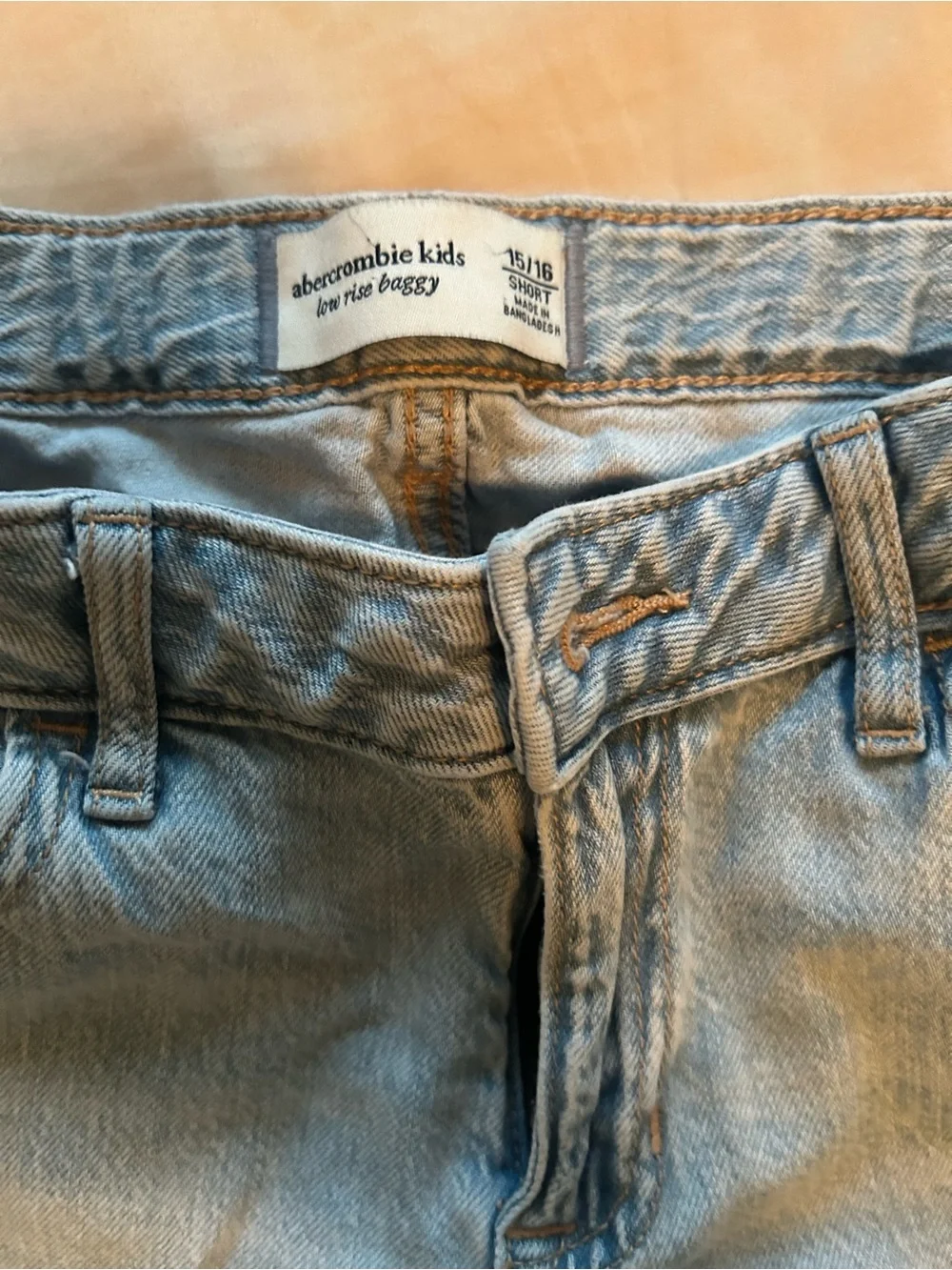 Abercrombie kids -Light Blue Distressed bug girls  Jeans 15/16 short